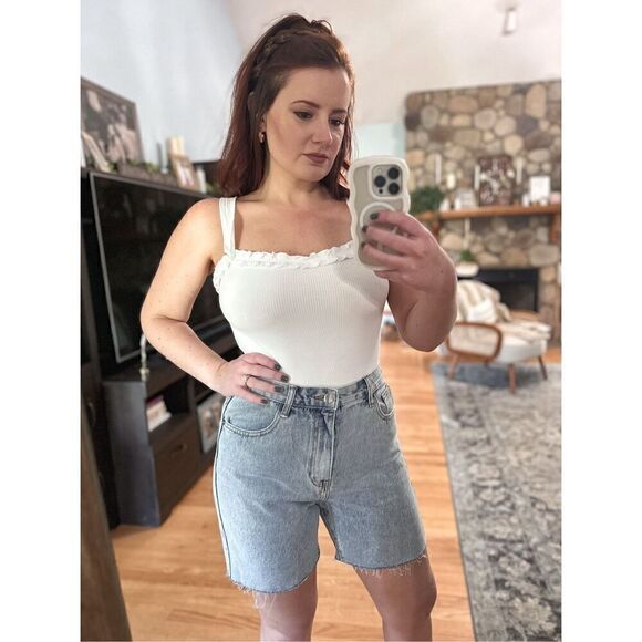 Pretty Little Thing Jean shorts NWT - Picture 1 of 12